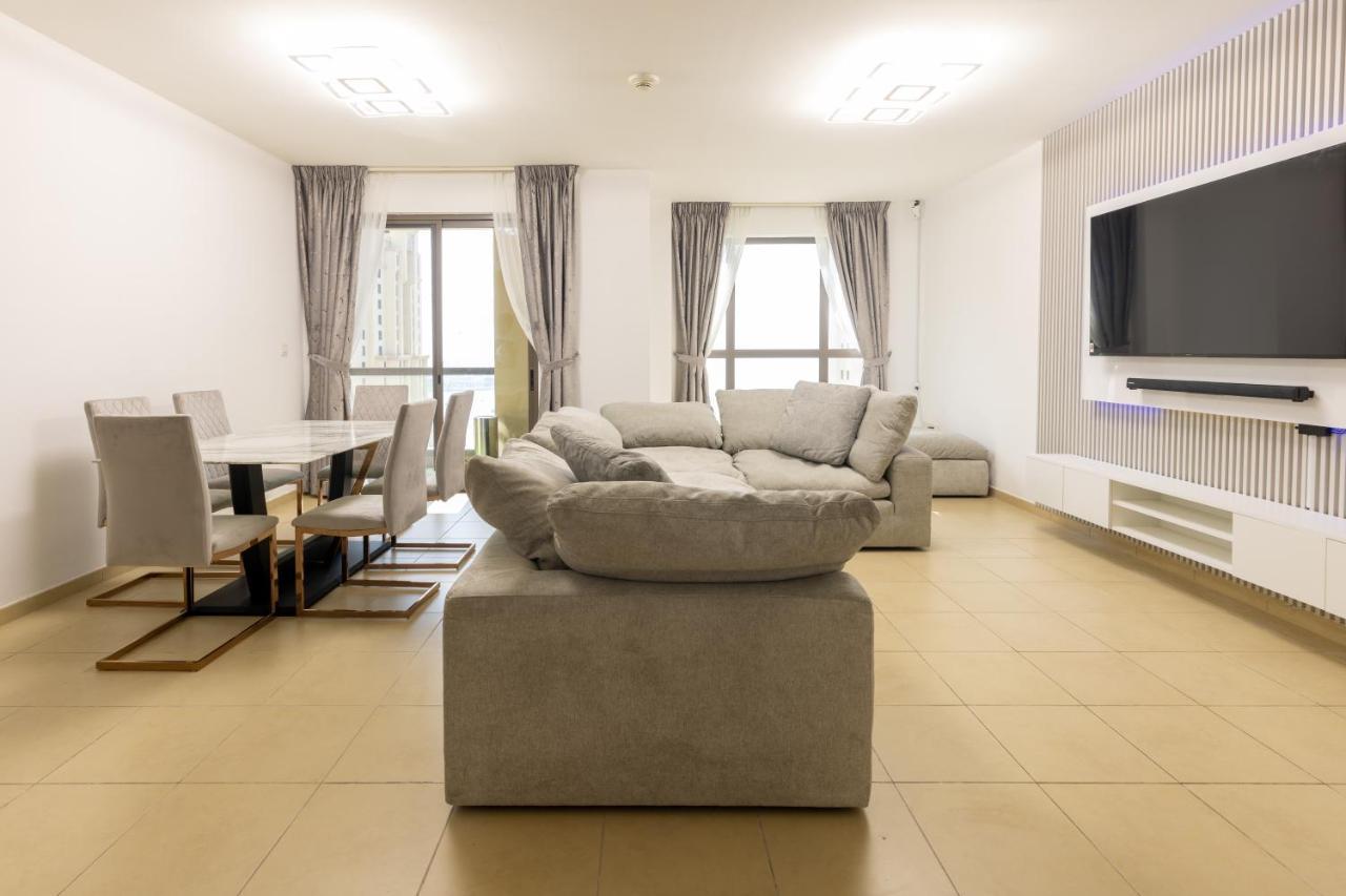 Travel Hub Premium Hostel Dubai Exterior photo