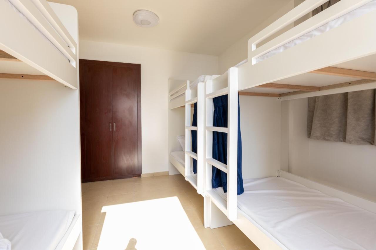 Travel Hub Premium Hostel Dubai Exterior photo