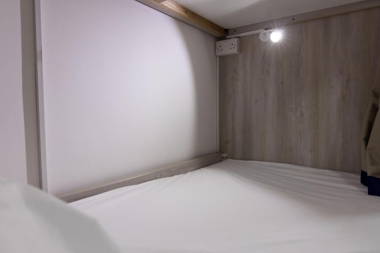 Travel Hub Premium Hostel Dubai Exterior photo
