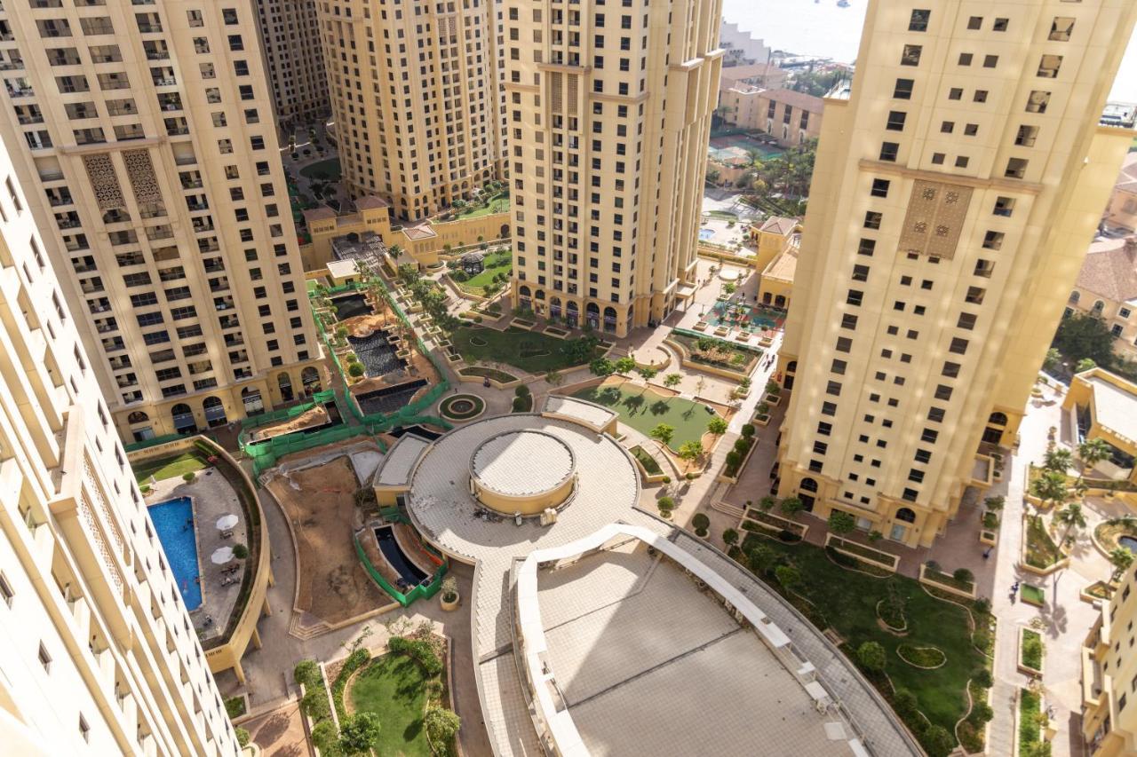Travel Hub Premium Hostel Dubai Exterior photo
