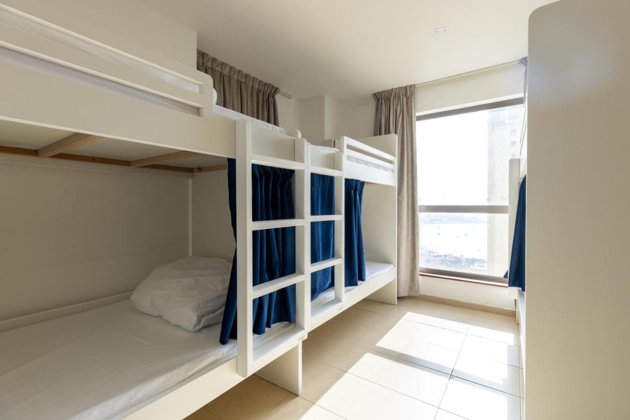 Travel Hub Premium Hostel Dubai Exterior photo