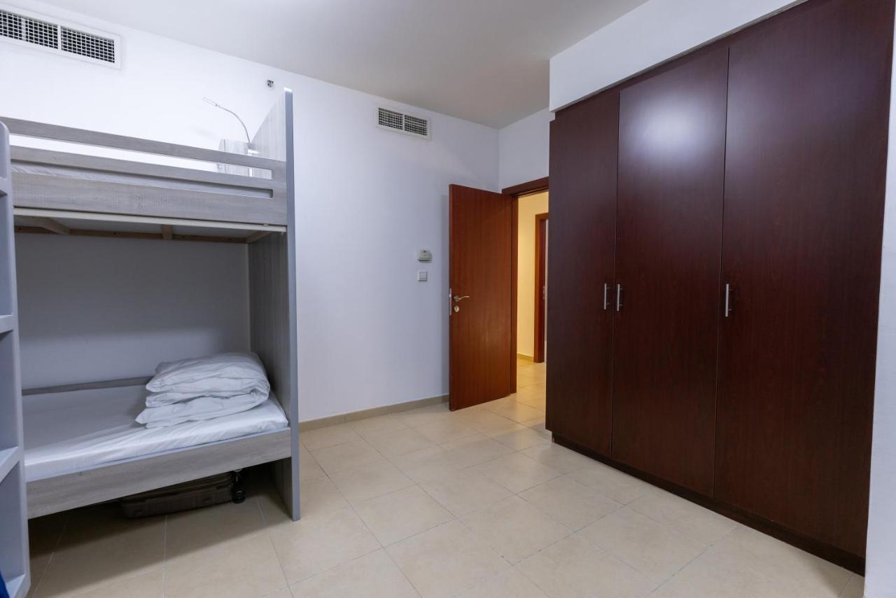 Travel Hub Premium Hostel Dubai Exterior photo