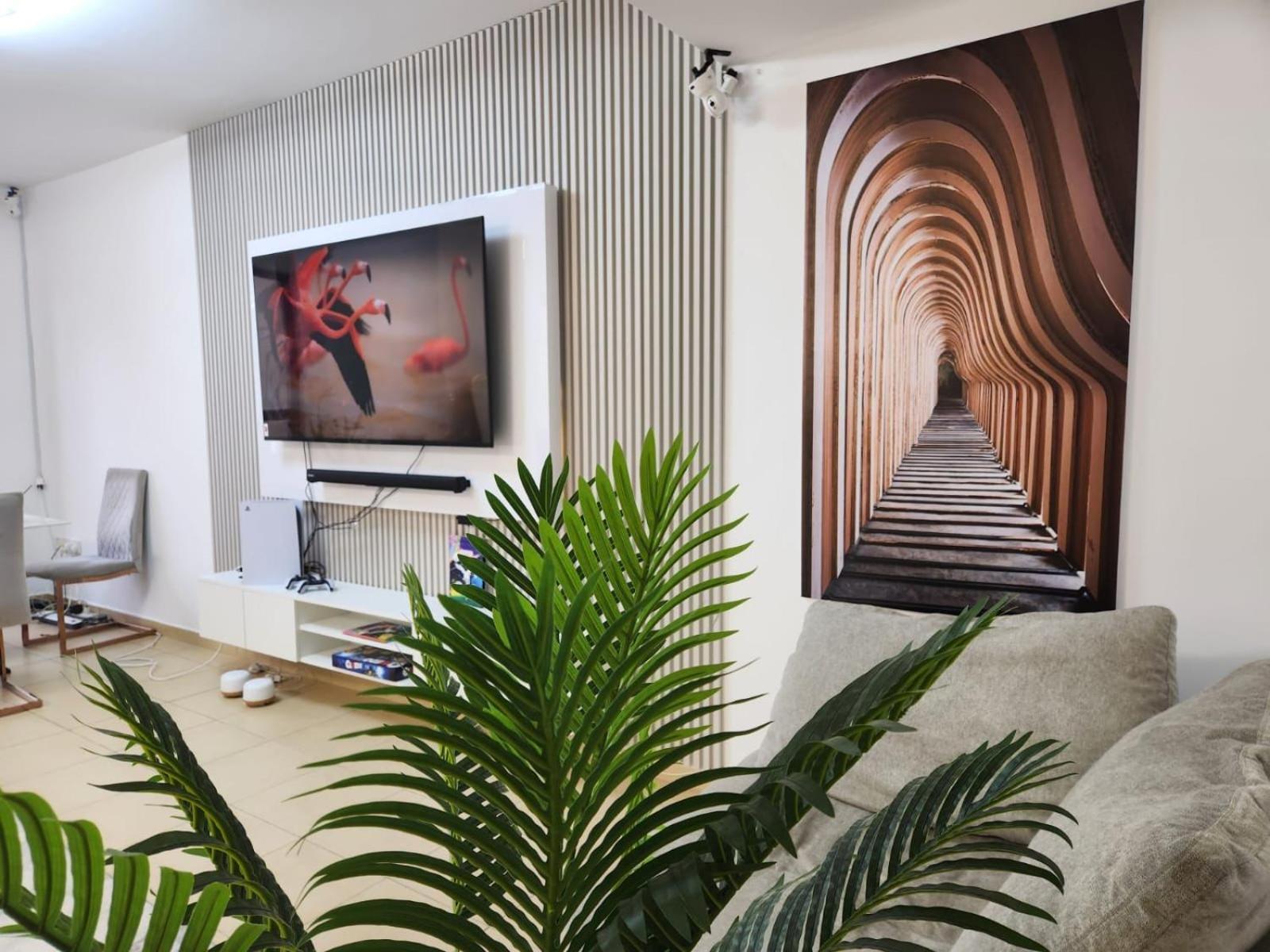 Travel Hub Premium Hostel Dubai Exterior photo